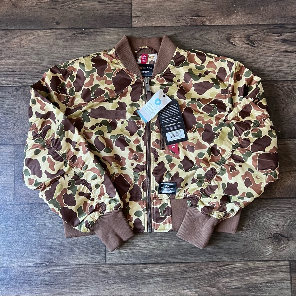 Alpha Industries Women's L-2B Gen II Cropped Camo Flight Jacket Size Large NEW
